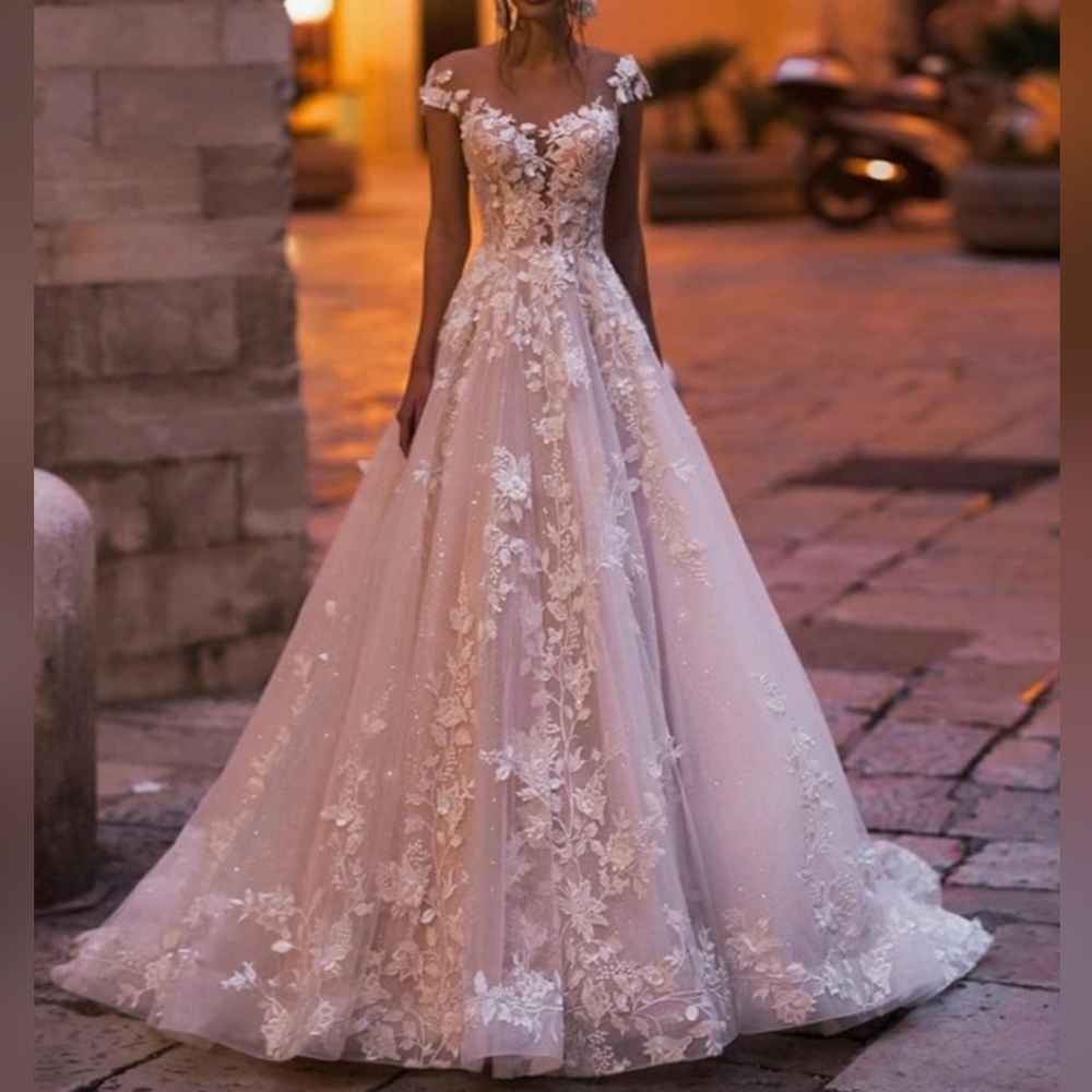 Wedding Gown, Size 10,  Sweetheart Cap Sleeve Nude and Ivory